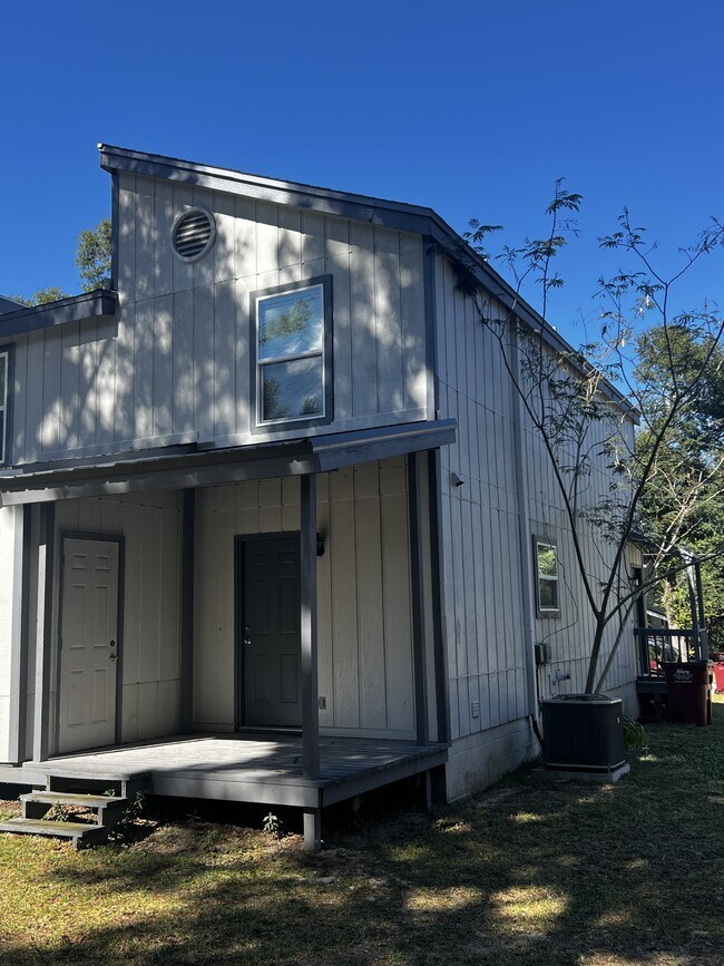 Photo - 124 Hampton Dr