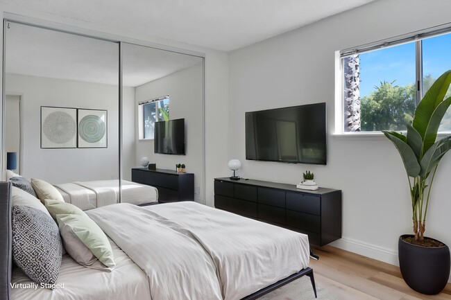 Staged bedroom - 1518 Euclid St