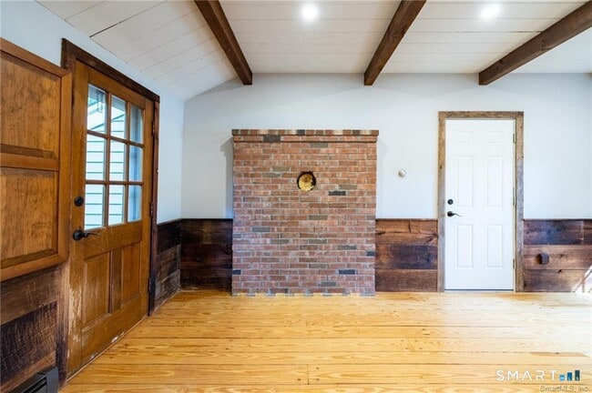 Photo - 37 Old Wheeler Ln