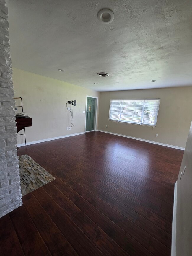 Photo - 1641 Meadowbrook Ave