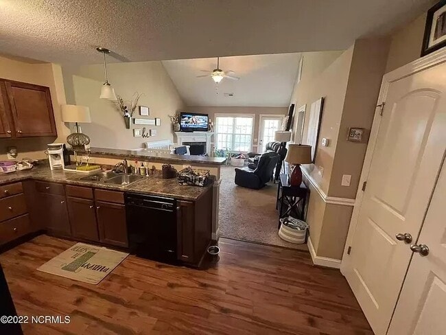 Photo - 2204 Chavis Dr