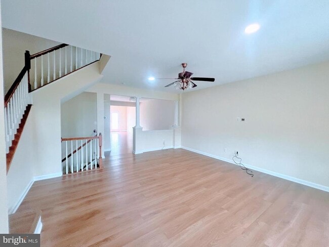 Building Photo - 25795 Clairmont Manor Square Rental