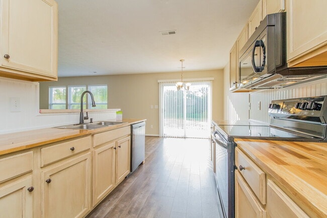 Photo - 305 Stewart Springs Dr