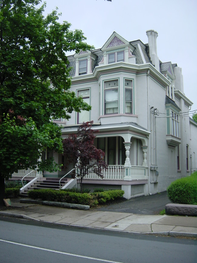 Right next to campus - 224 S Franklin St Apartments