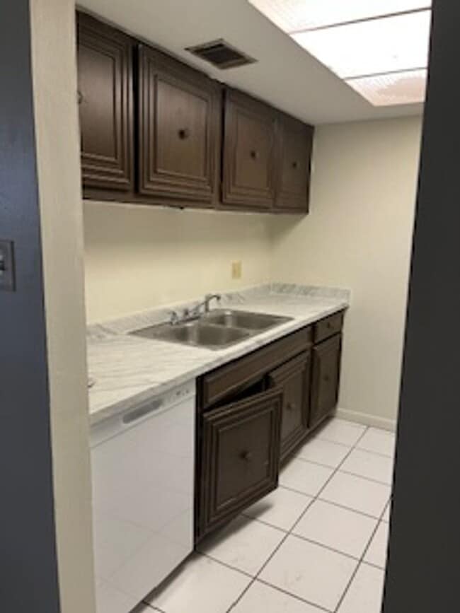 Photo - Holiday Special-Charming 2 Bedroom 1 bath unit at Habana Park!