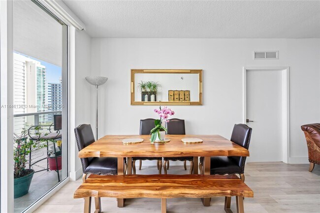 Photo - 600 NE 27th St Unit 1803