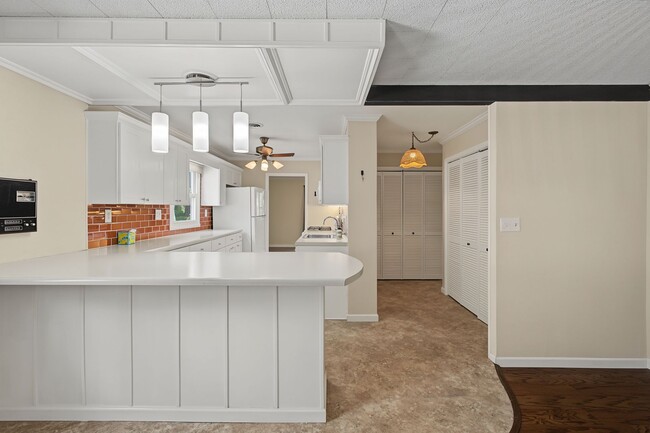 Building Photo - Spacious 3-Bedroom, 2-Bath Home for Rent in Urbana
