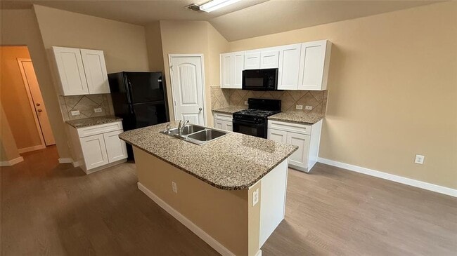 Photo - 804 Red Tails Dr