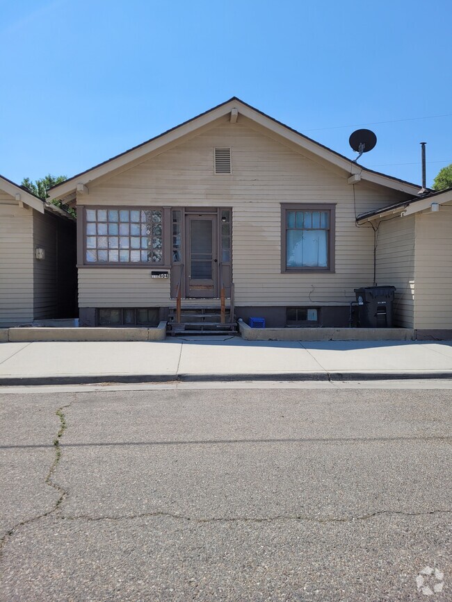 Building Photo - 608 Elias Ave Rental