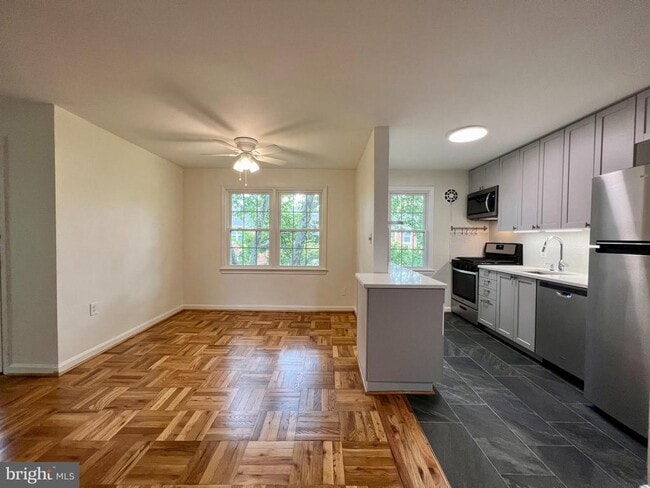 Building Photo - 6511 Potomac Ave Unit C1
