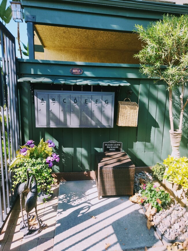 Buzón de correo - 131 Montana St Unidad E