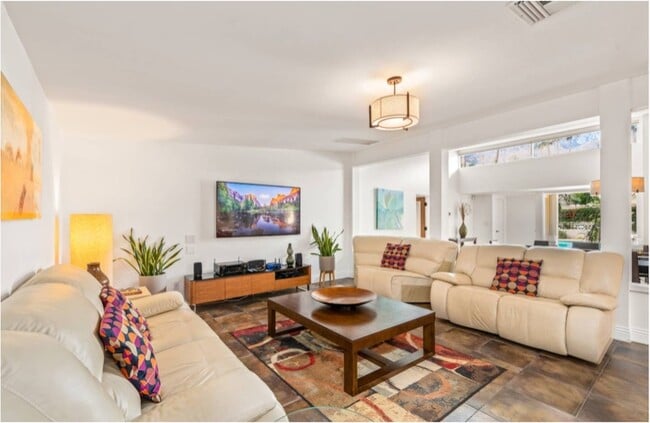 Photo - 1223 E San Lorenzo Rd