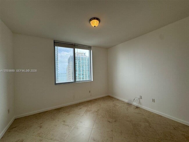 Photo - 1060 Brickell Ave Unidad 2703