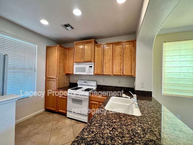 Photo - 1843 Dawnelle Way