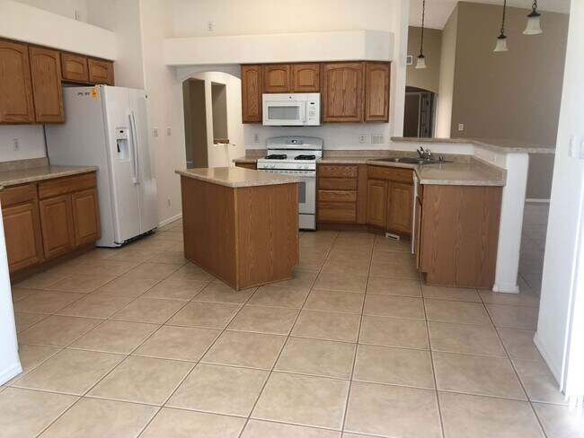 Photo - 808 7th St NE