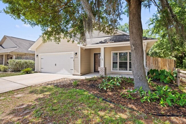 Building Photo - Beautiful All-Brick Home in Navarre