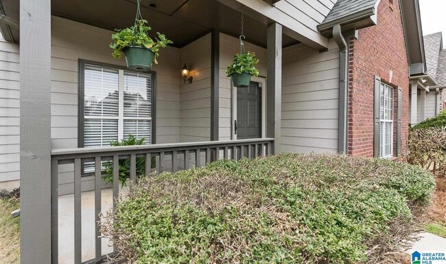 Photo - 115 Charlton Ln