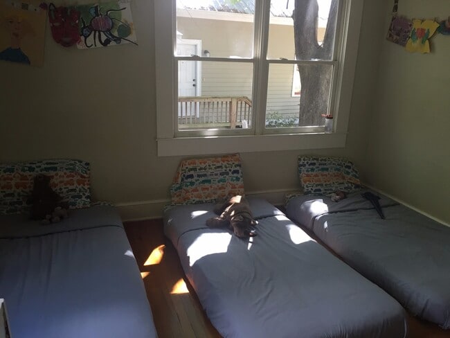 Photo - 170 Windsor Ct