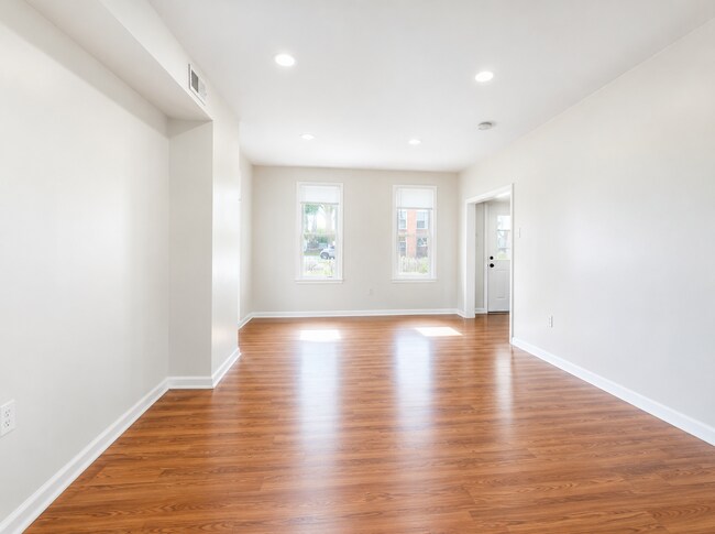 Photo - 1037 Spruce St