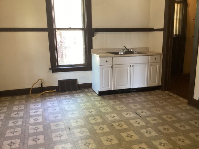 Building Photo - 2463 N Holton St Unit 2463 (Front Lower)