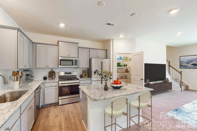 Photo - 2804 Trinity St