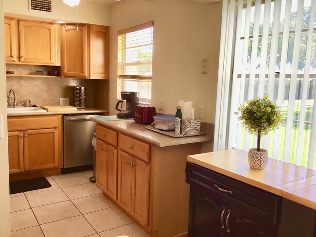 Photo - 438 Mansfield K Unit 438