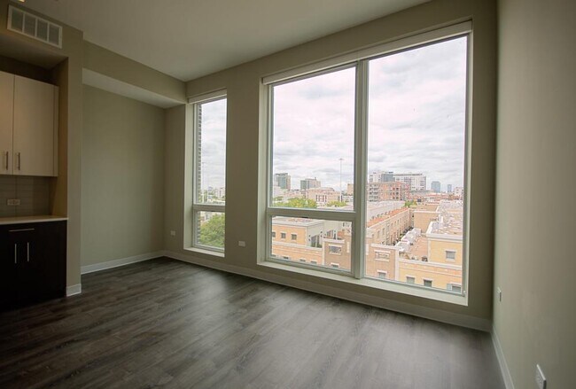 Photo - 0 bedroom in Chicago IL 60642 Unit 601