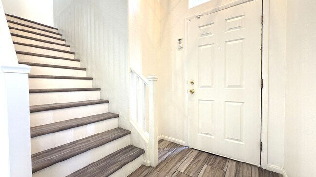 Photo - 10631 Streamside Ave