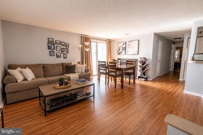 Photo - 800 Stratford Way Unit E