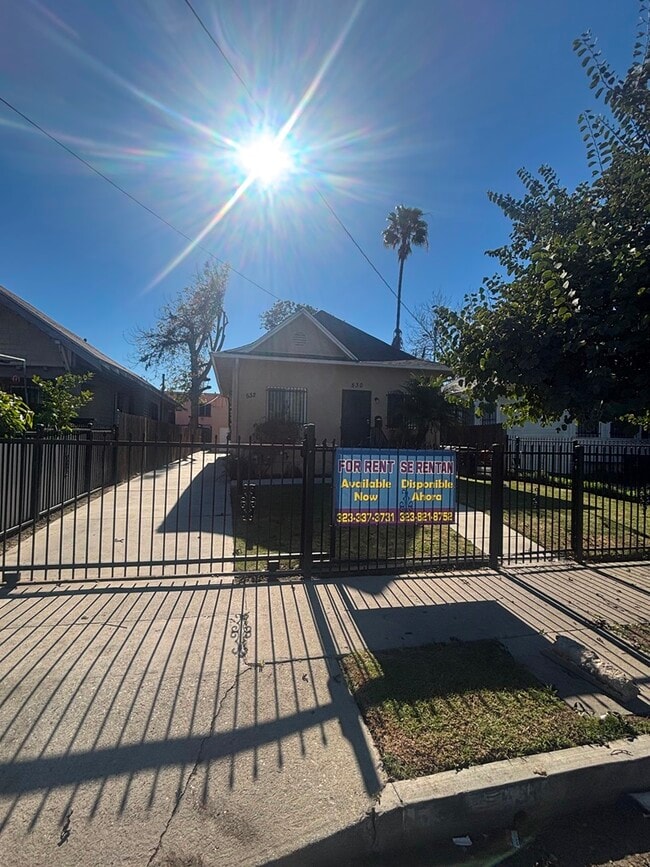 Building Photo - 532 W 55th St