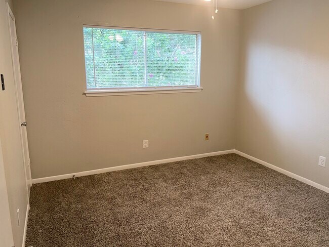 Photo - 11923 Lakewood W Dr
