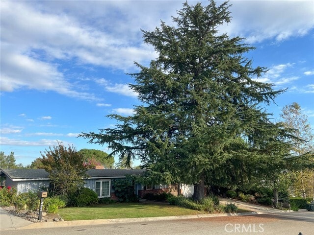 Photo - 462 Crestvale Dr