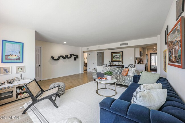 Photo - 8133 N 16th Dr