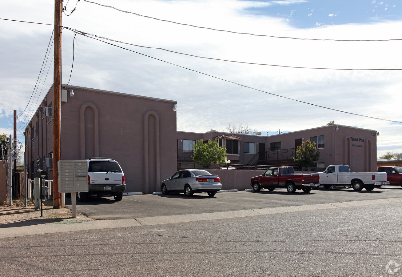 Photo - Winstel Park Apartments