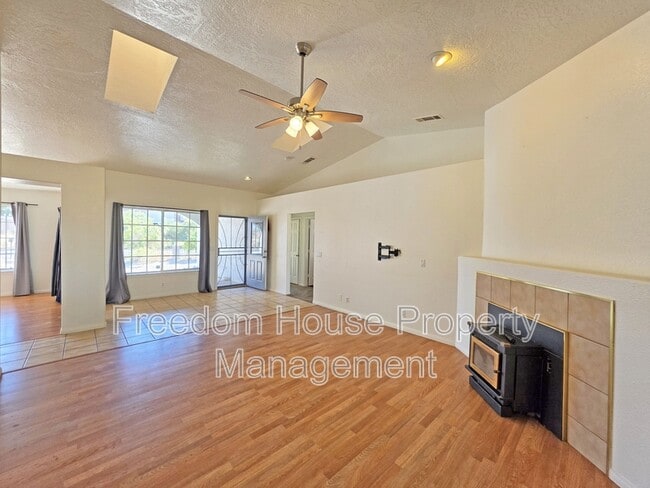 Photo - 2250 S Ambush St