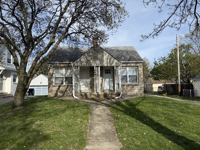 Building Photo - 266 S Westgate Ave Unit 266 S. Westgate Ave.