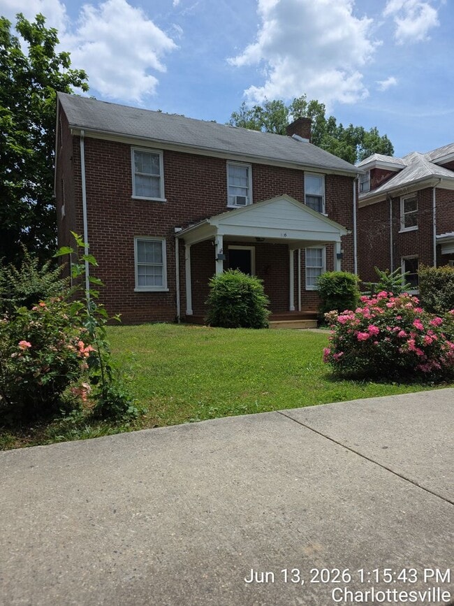 Building Photo - 2027-2028 School Year / 8 Bdrm / 3 Bath Steps from UVA Grounds