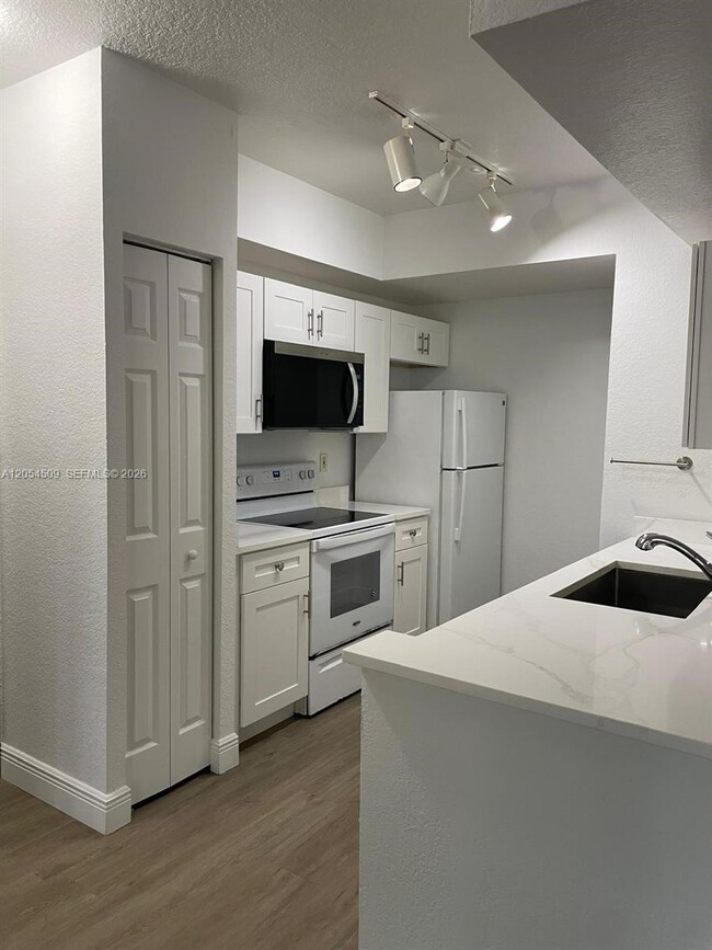 Photo - 2500 Centergate Dr Unit 104
