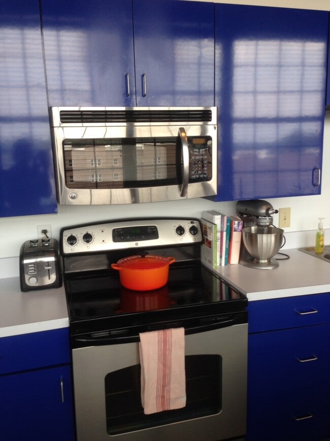 Kitchen - 2520 S 3rd St Unit 405