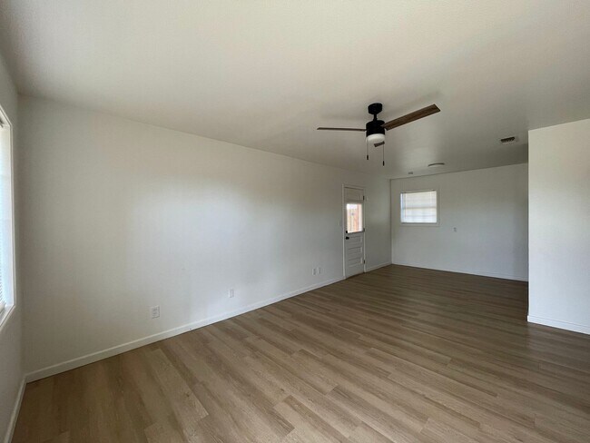 Photo - Cozy City Charm – 3-Bed, 1-Bath Home in La...
