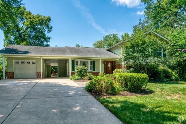 Building Photo - 4601 Wood Dr Rental