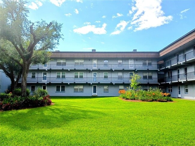 Photo - 333 N Lake Howard Dr Unit 312C