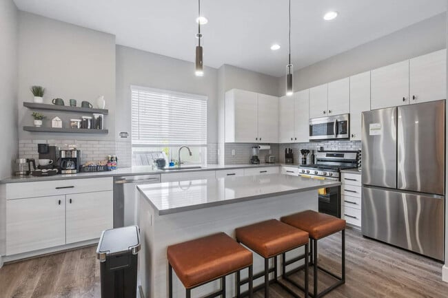 Photo - 6029 Benton St Unit ID1263535P