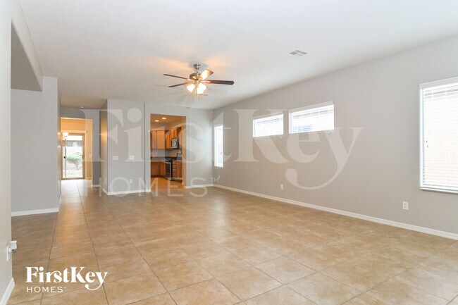 Photo - 3957 Vulcan St