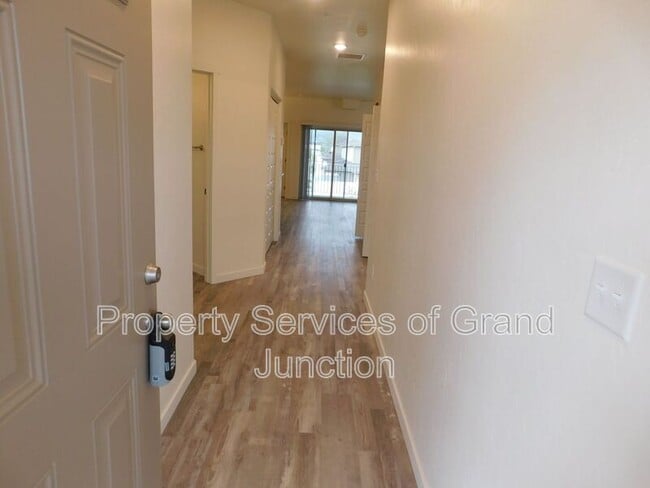 Photo - 662 Brookwillow Dr Unidad 8