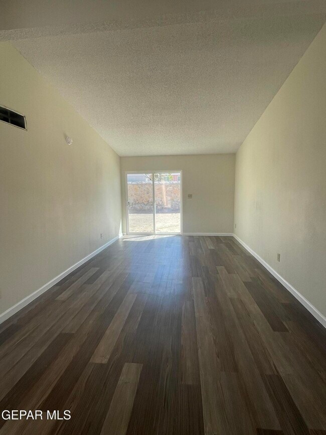 Photo - 866 Barandal Dr