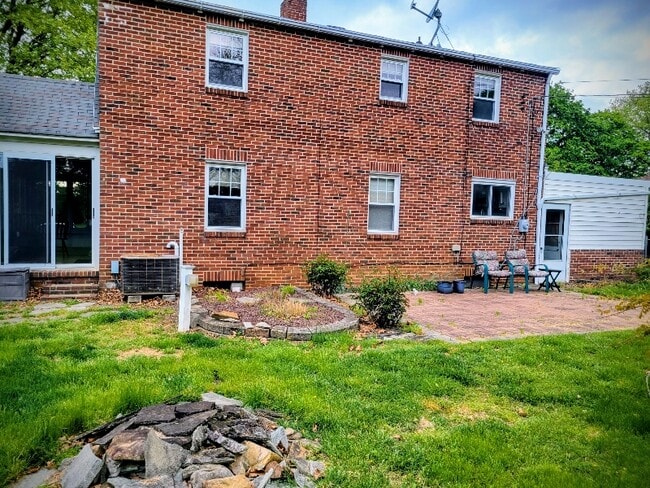 Photo - 551 S Royal St