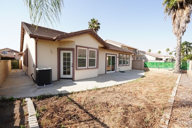 Building Photo - Beautiful 3 Bed / 2 Bath Moreno Valley Home with Garage