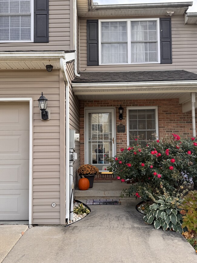 Photo - 1390 Mohr Cir