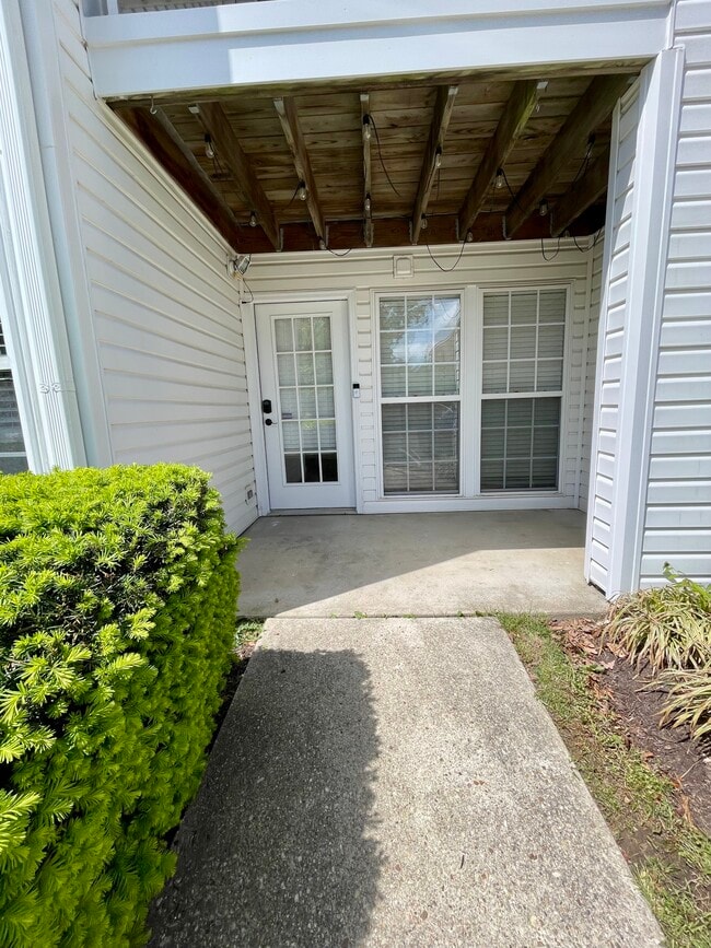 Building Photo - 705 Harvest Run Dr Unit 101
